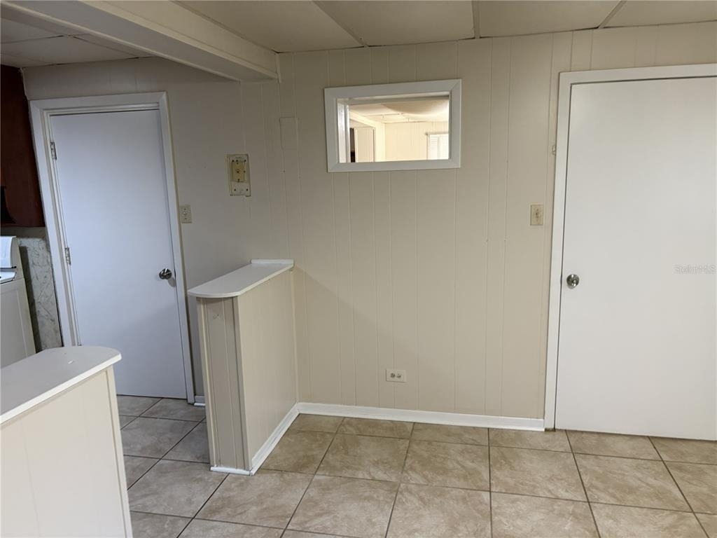 707 New York Drive - Photo 2