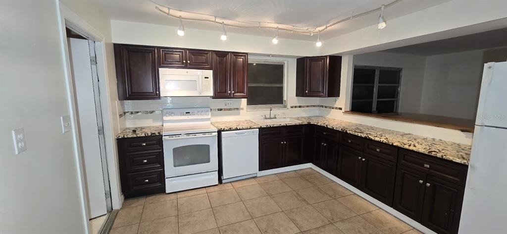 239 Annapolis Lane - Photo 1
