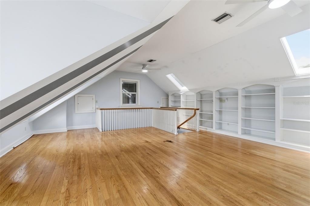 555 18th Avenue Ne - Photo 12