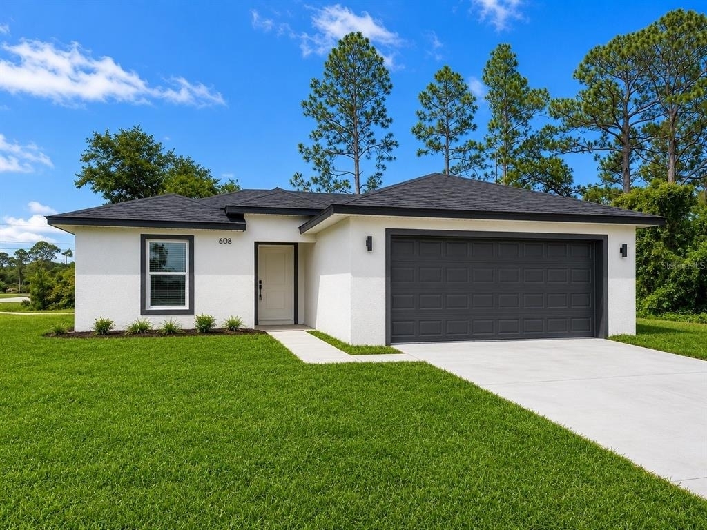 608 Cougar Boulevard - Photo 0