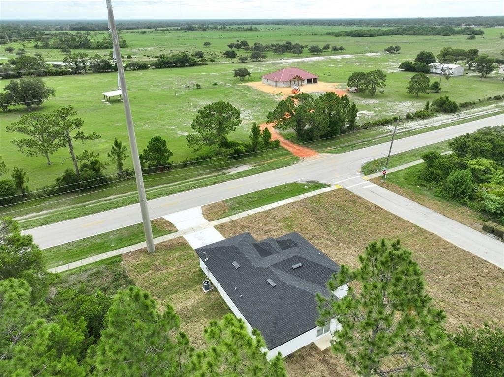 608 Cougar Boulevard - Photo 8