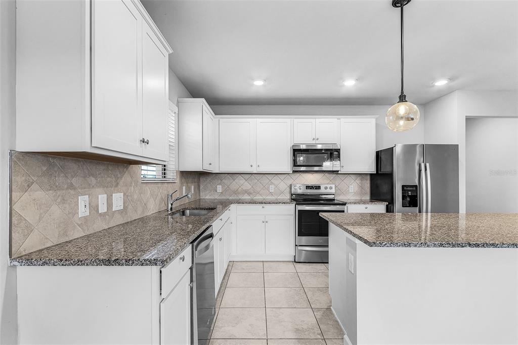 16033 Beachberry Drive - Photo 2