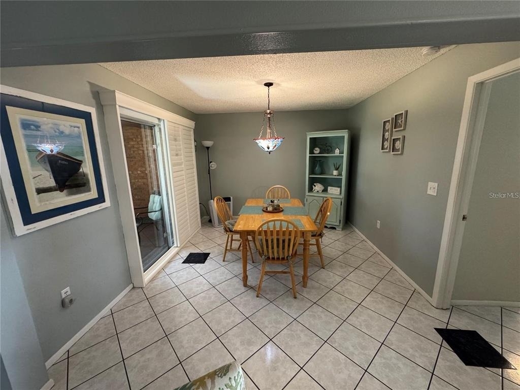 111 Airport Avenue W - Photo 8