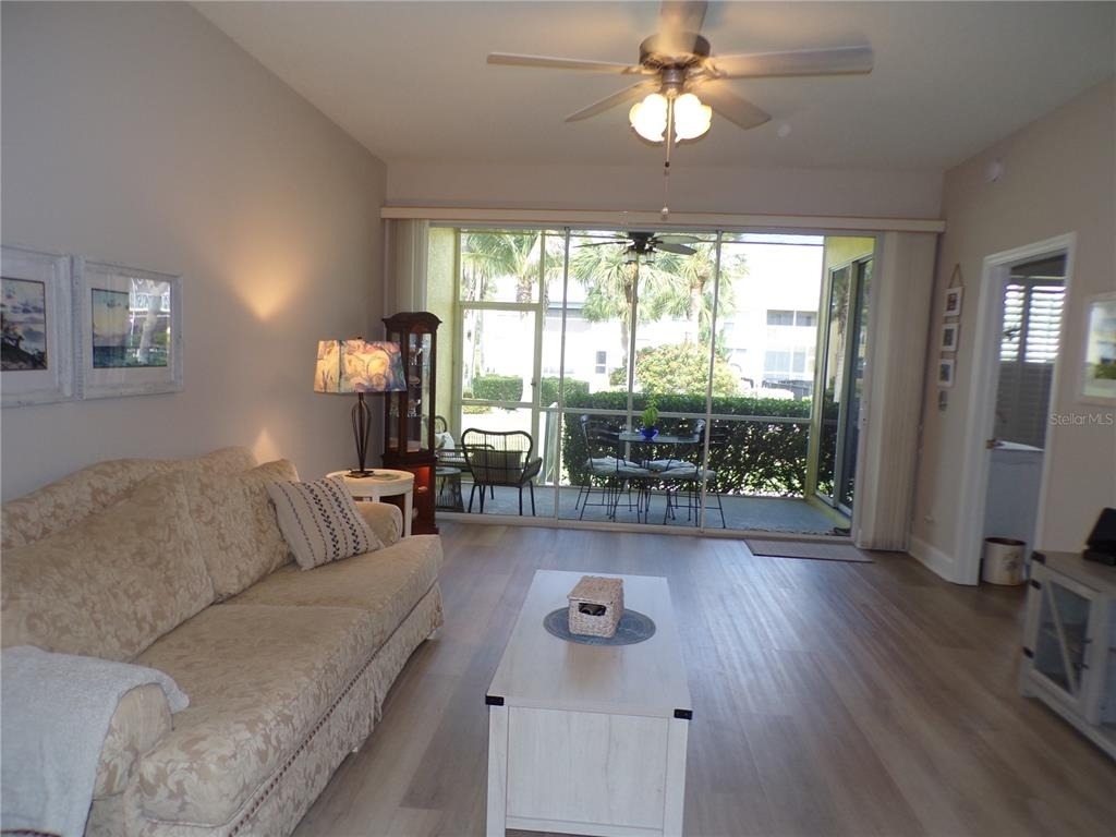 2000 Bal Harbor Boulevard - Photo 40
