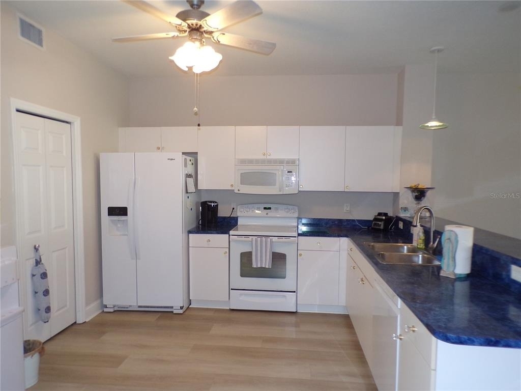 2000 Bal Harbor Boulevard - Photo 2