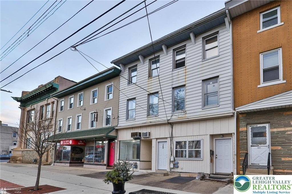 423 Front Street - Photo 1
