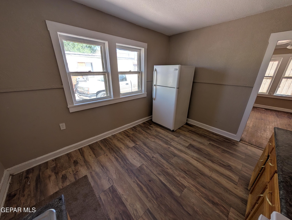 210 Main Street - Photo 4