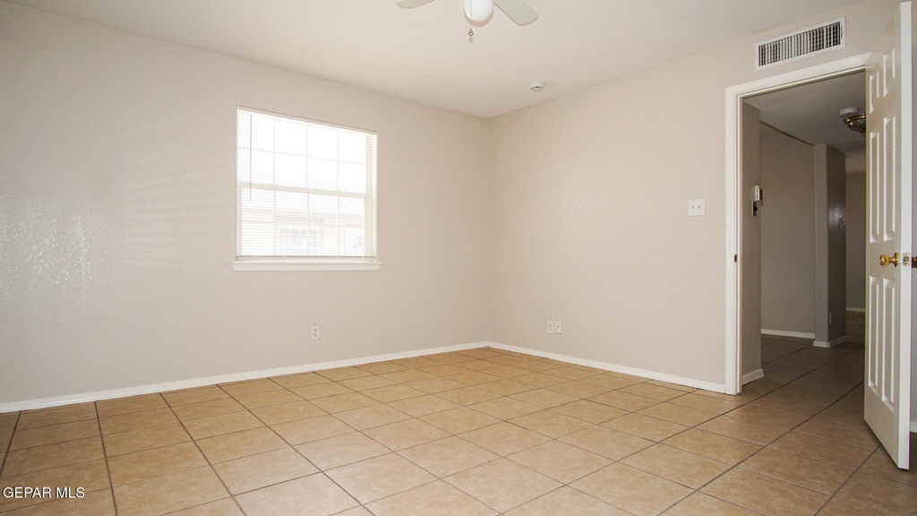 216 S Schutz Drive - Photo 10