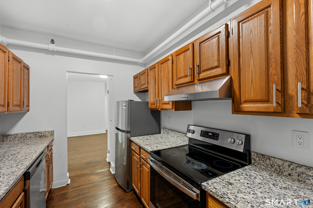 187 Bank Street - Photo 1
