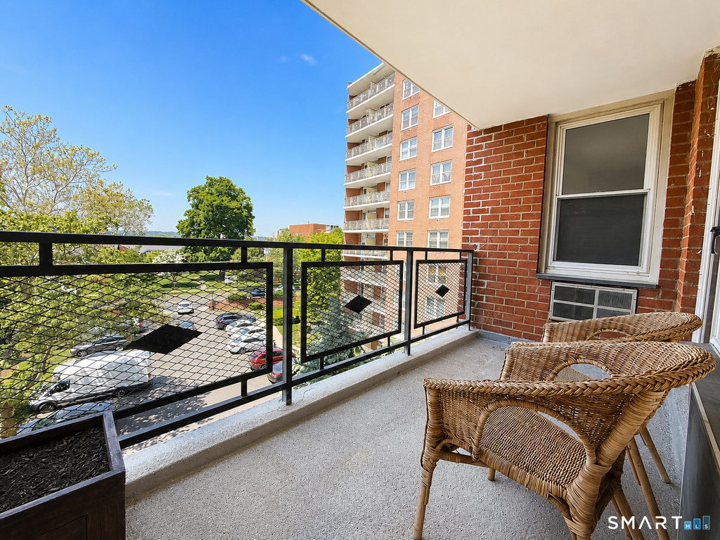 91 Strawberry Hill Avenue - Photo 6