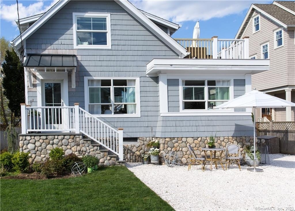 10 Danbury Avenue - Photo 0
