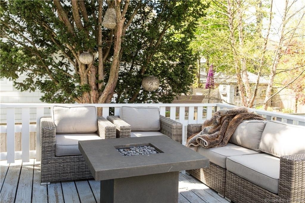 10 Danbury Avenue - Photo 27