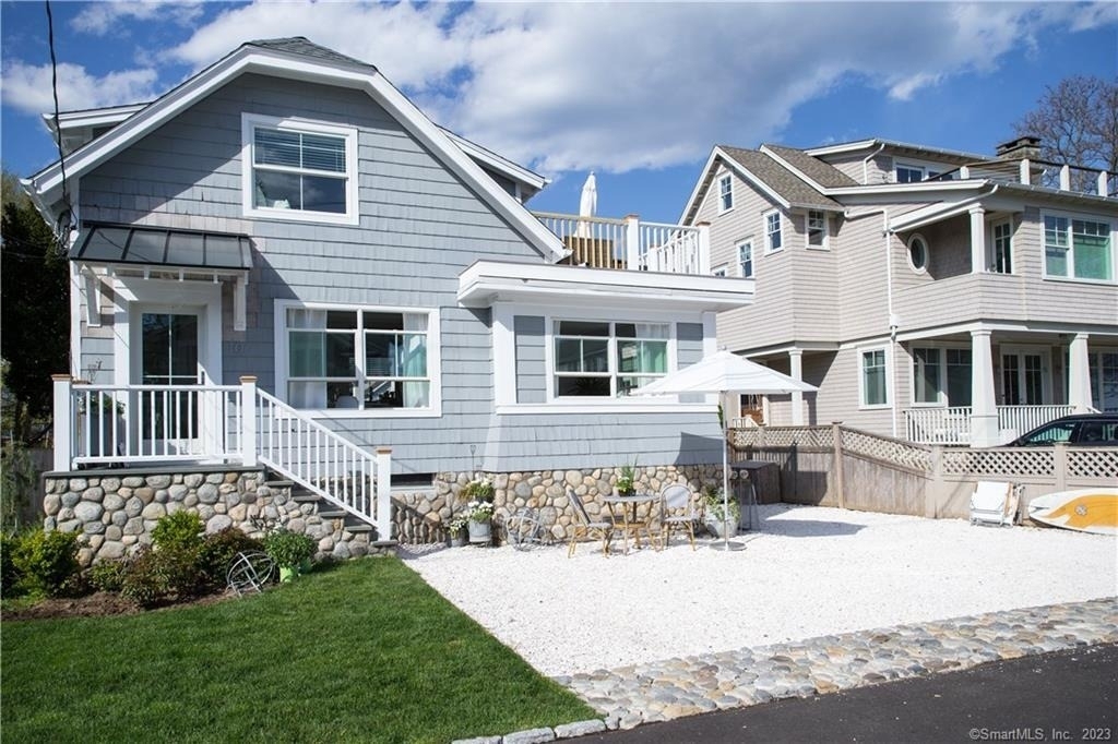10 Danbury Avenue - Photo 1
