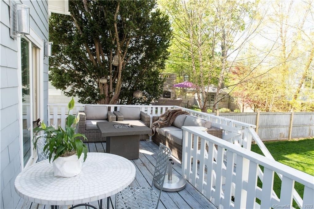 10 Danbury Avenue - Photo 28