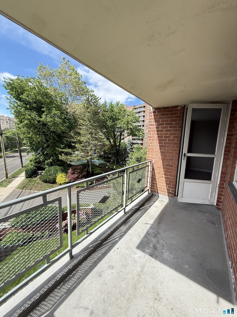 71 Strawberry Hill Avenue - Photo 12