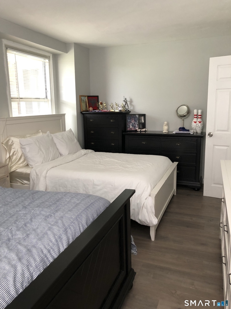 71 Strawberry Hill Avenue - Photo 2