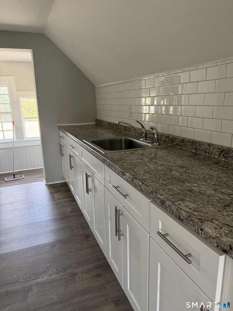 1231 Norman Street - Photo 3