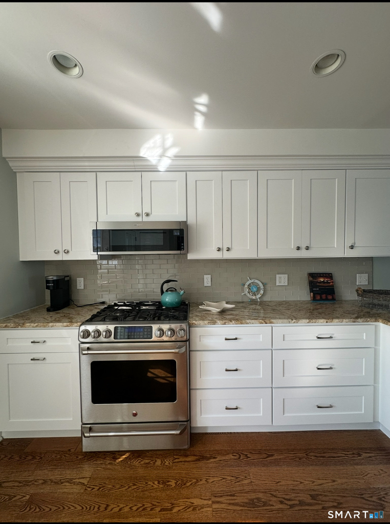 664 Fairfield Beach Road - Photo 6