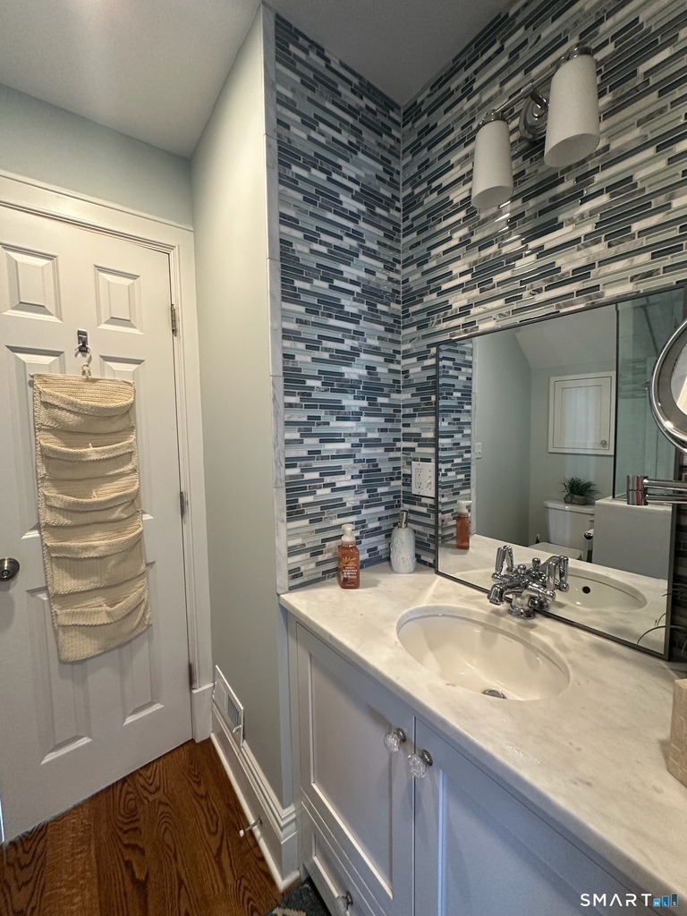 664 Fairfield Beach Road - Photo 17