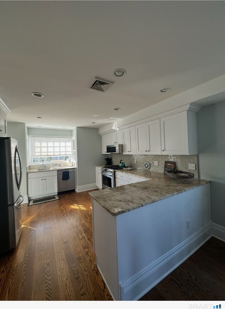 664 Fairfield Beach Road - Photo 9