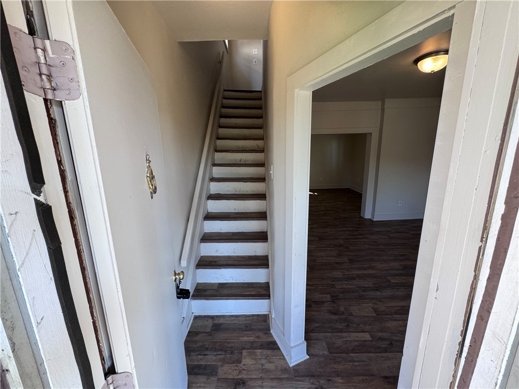 1067 Cleveland Ave - Photo 3