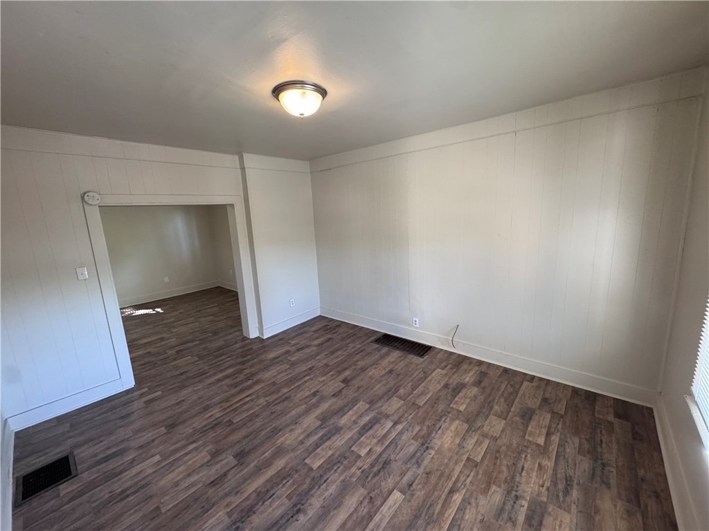 1067 Cleveland Ave - Photo 4