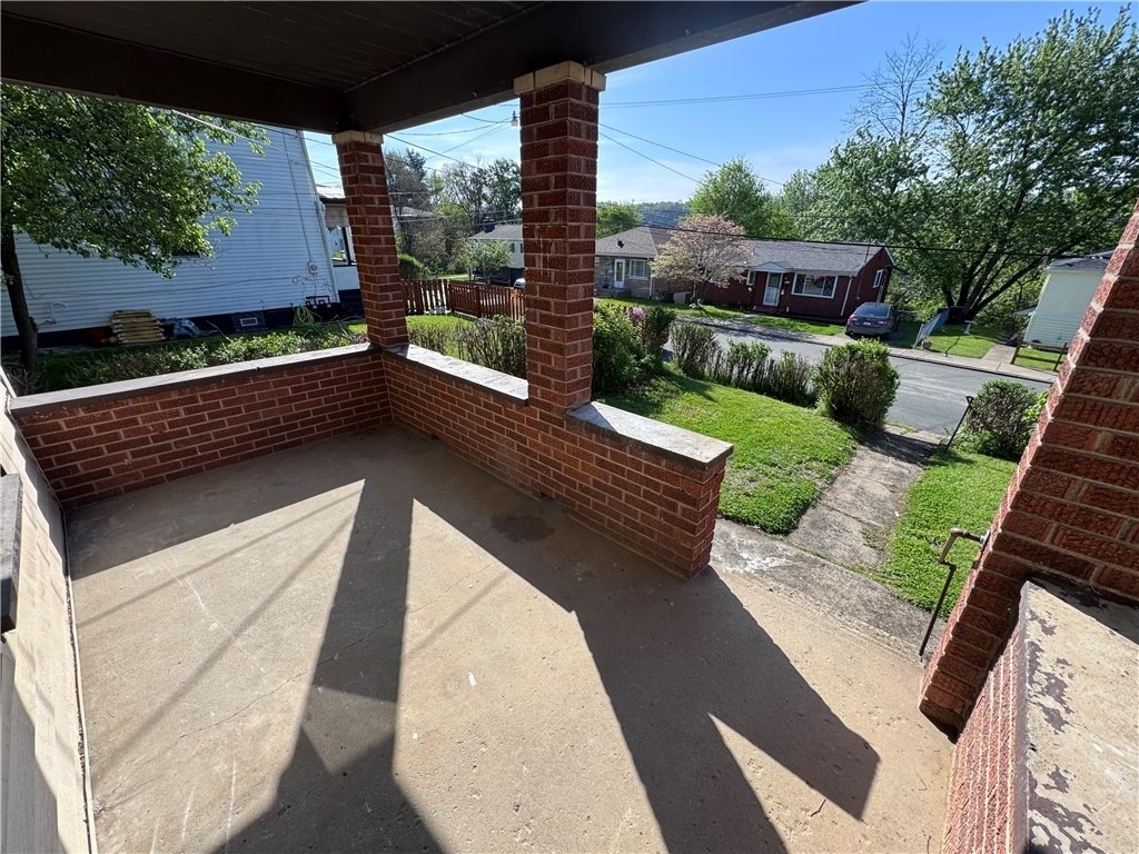 1067 Cleveland Ave - Photo 2