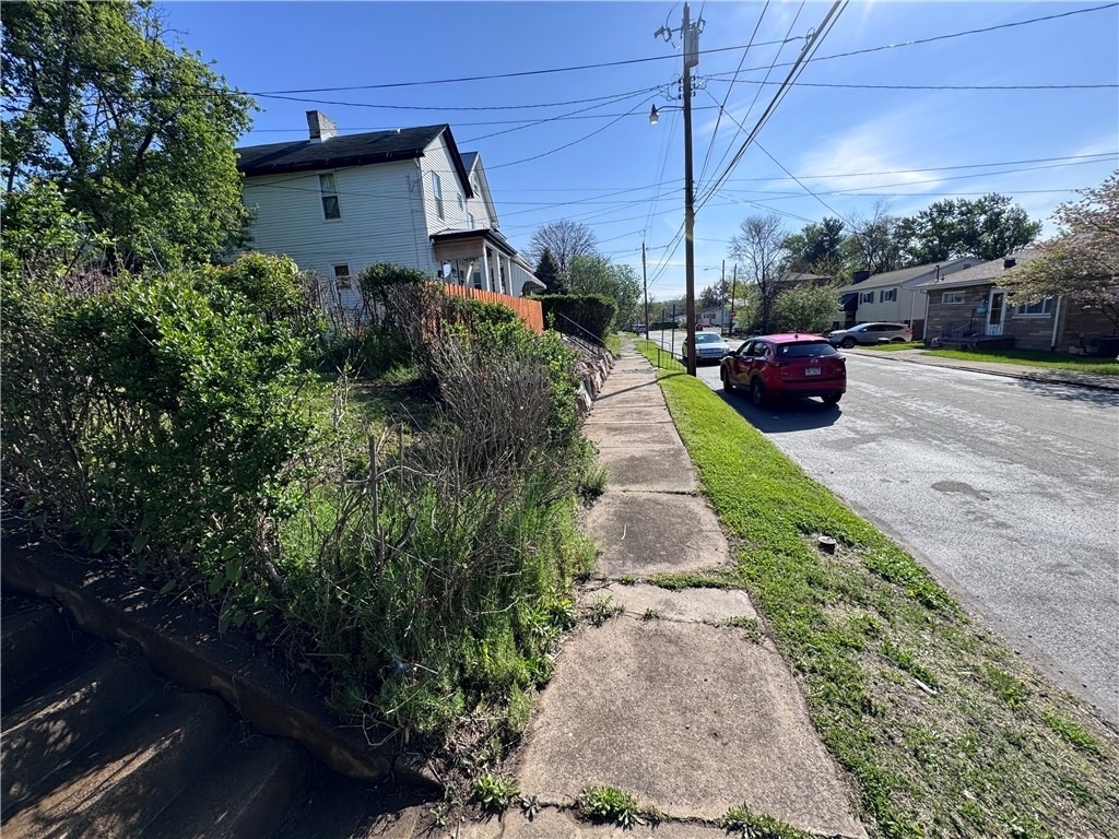 1067 Cleveland Ave - Photo 1