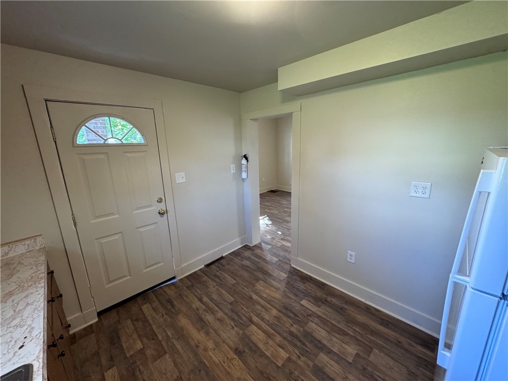 1067 Cleveland Ave - Photo 9