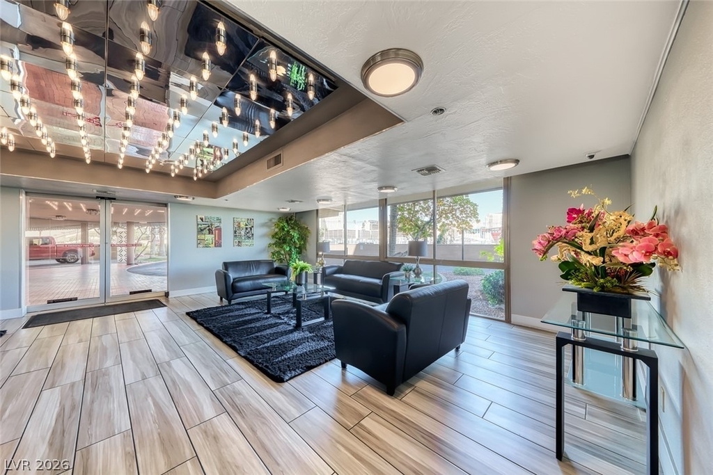 205 E Harmon Avenue - Photo 30