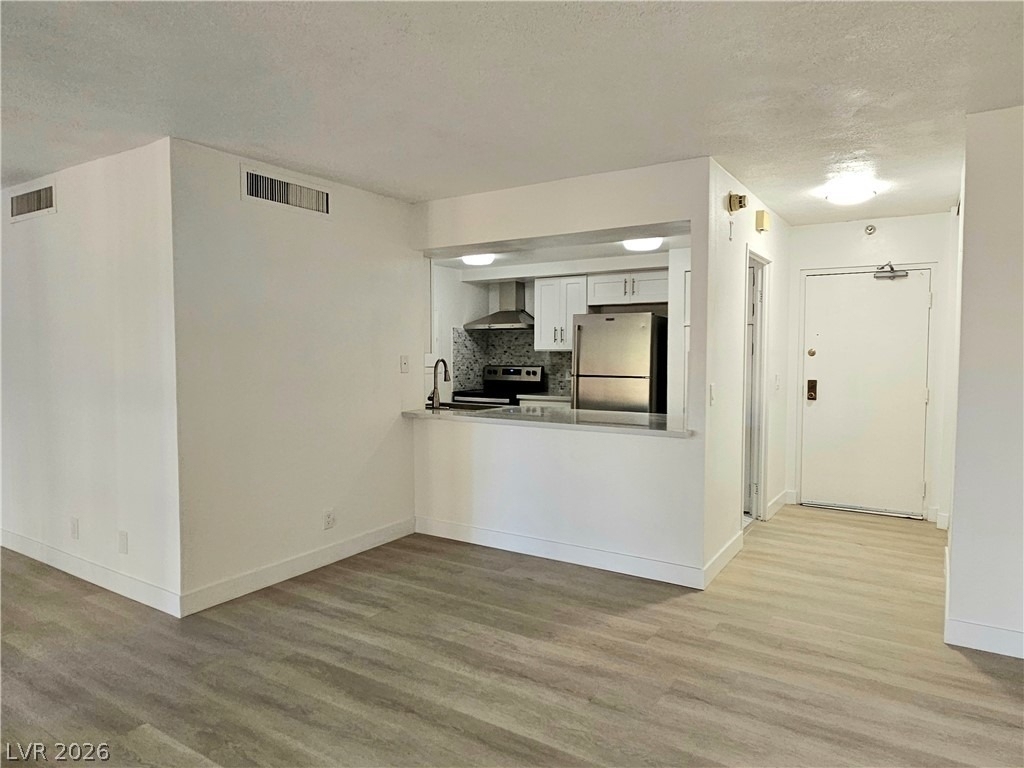 205 E Harmon Avenue - Photo 13