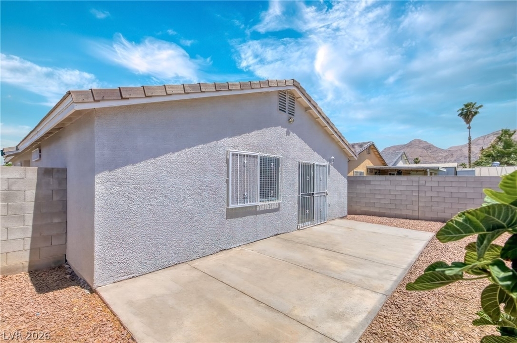 5683 Halvern Avenue - Photo 15