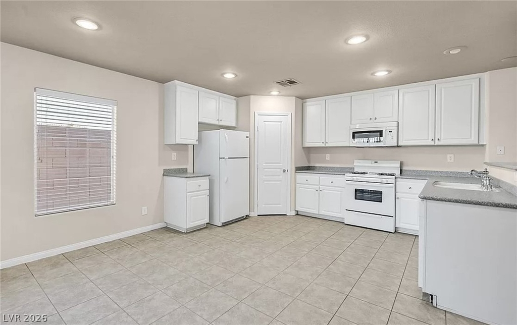 4836 Golden Shimmer Avenue - Photo 7