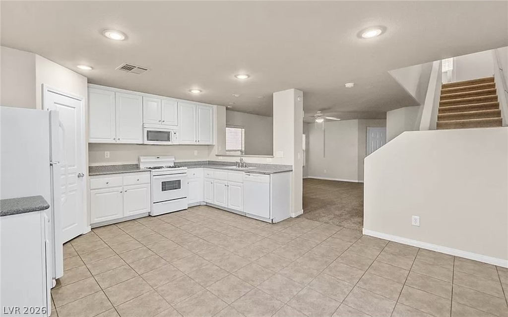 4836 Golden Shimmer Avenue - Photo 8