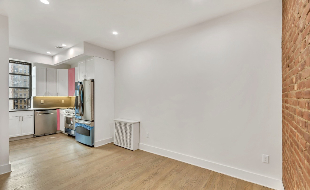 121 Madison Avenue - Photo 2