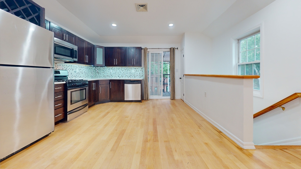 138-15 82nd Drive - Photo 4