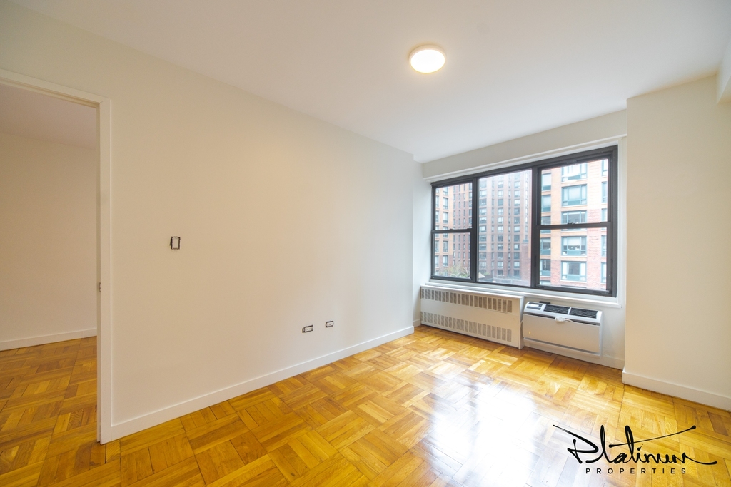 4th ave - Photo 7
