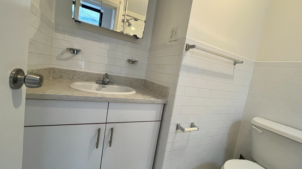 East 87th Street & 3rd Ave - Photo 6