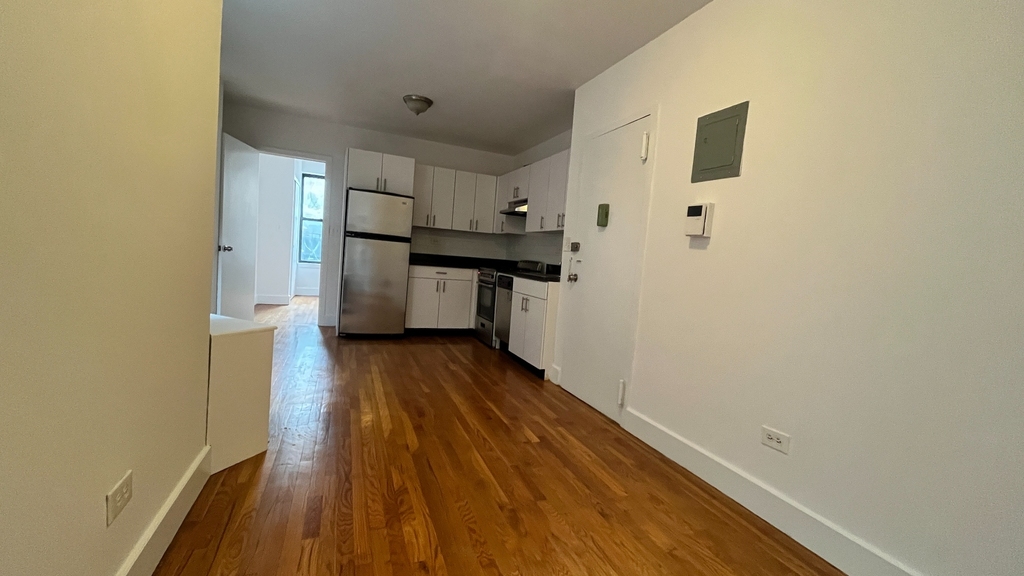 East 87th Street & 3rd Ave - Photo 3