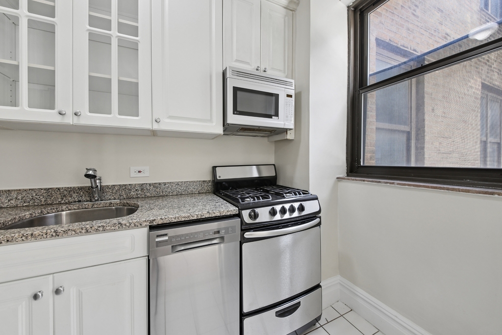 2nd Ave - Photo 2
