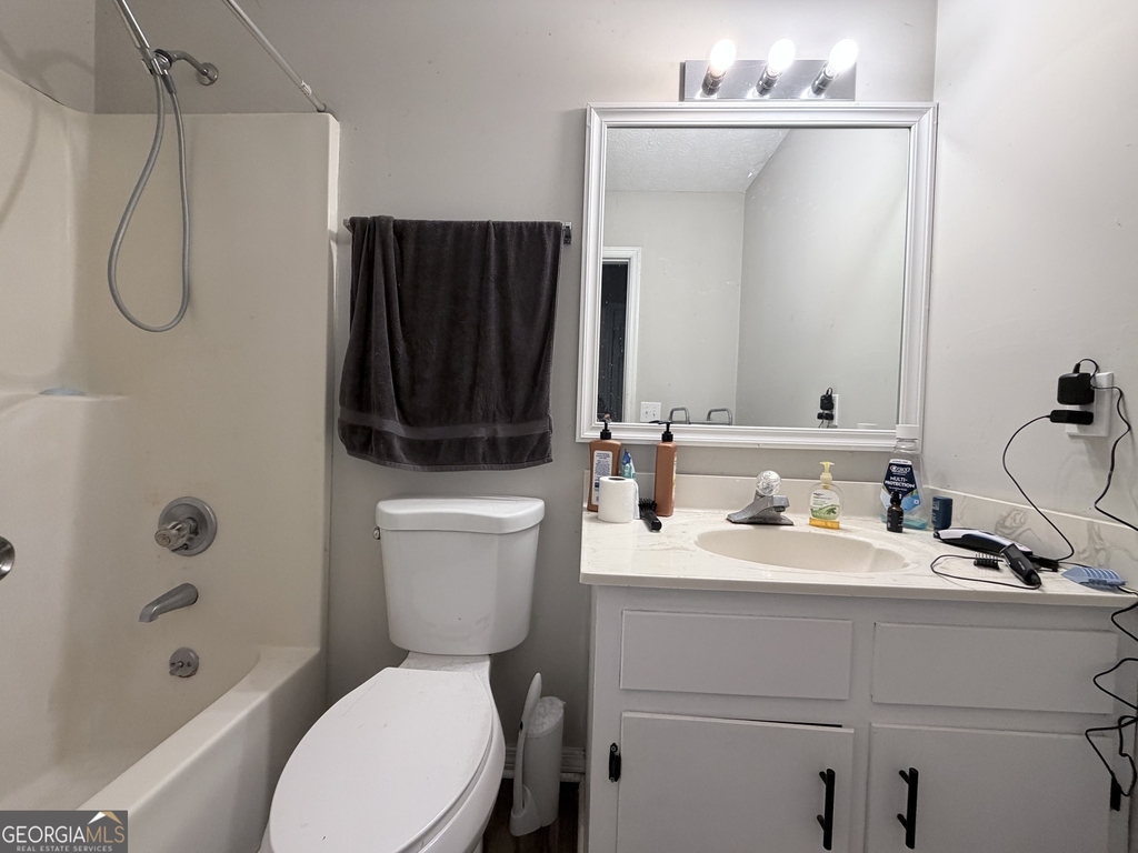 212 E Paces Drive - Photo 7