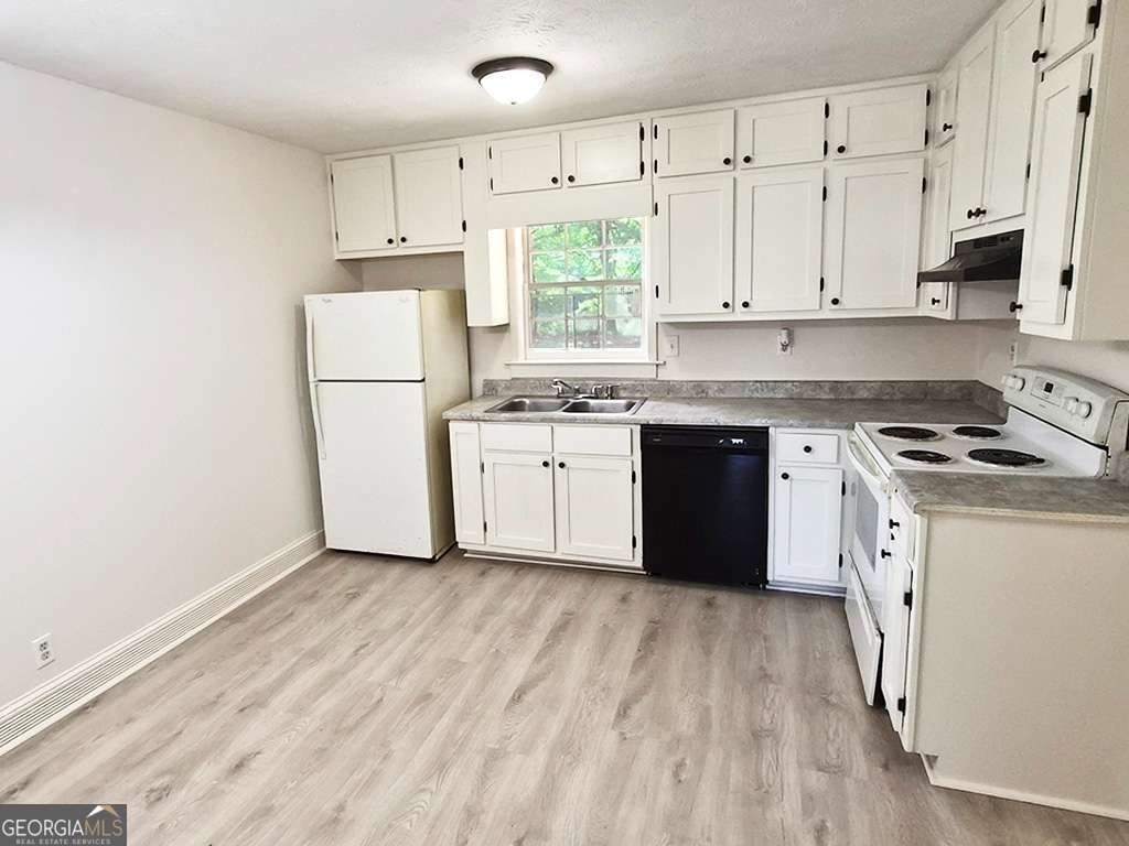 3360 Club Drive - Photo 6