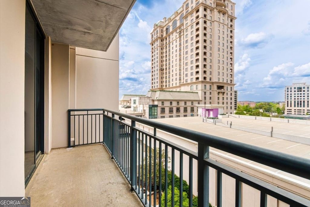 3040 Peachtree Road - Photo 18