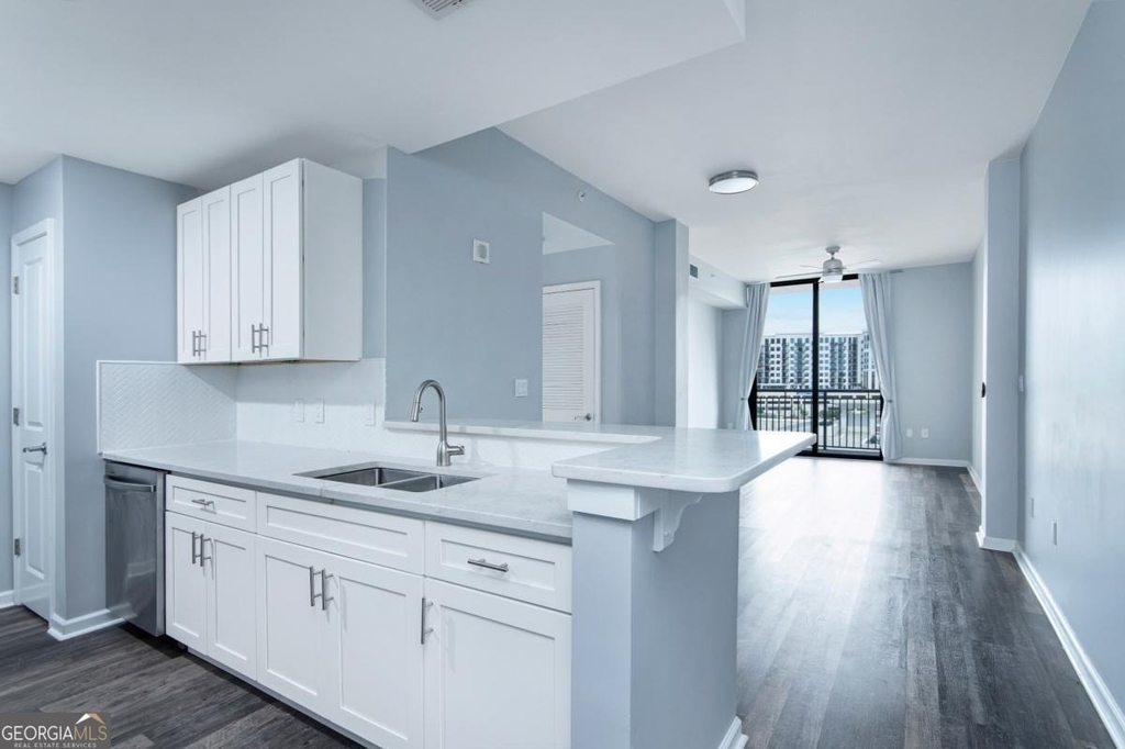 3040 Peachtree Road - Photo 4
