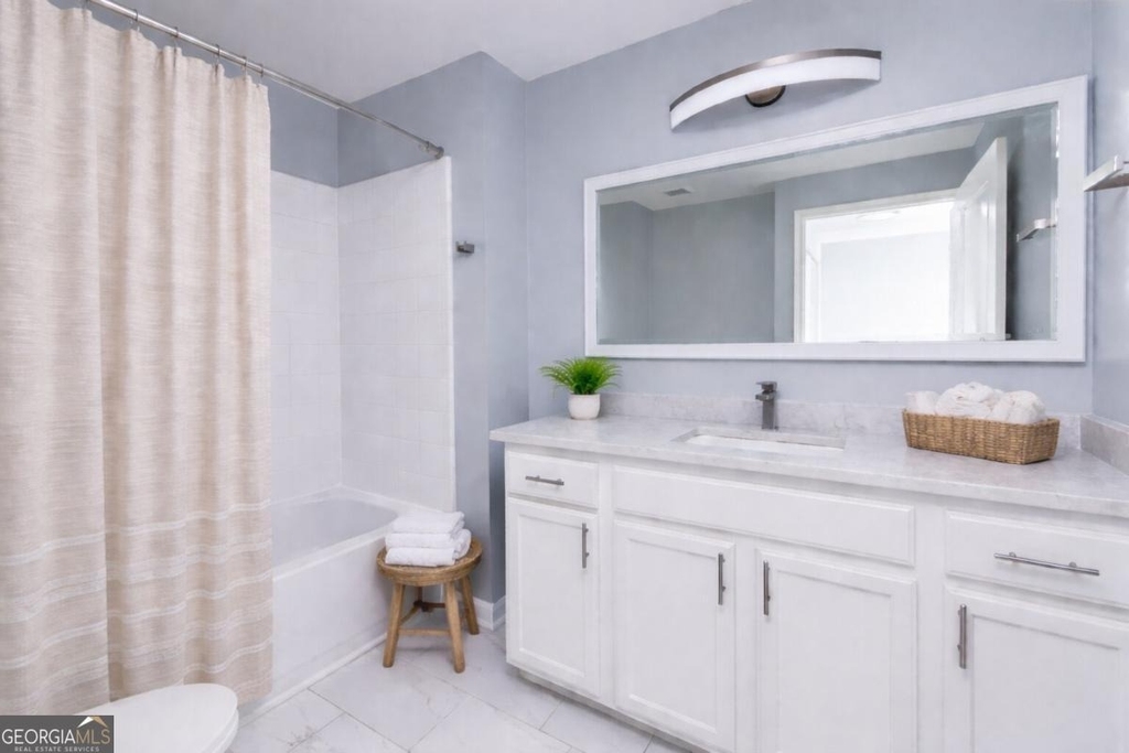 3040 Peachtree Road - Photo 2