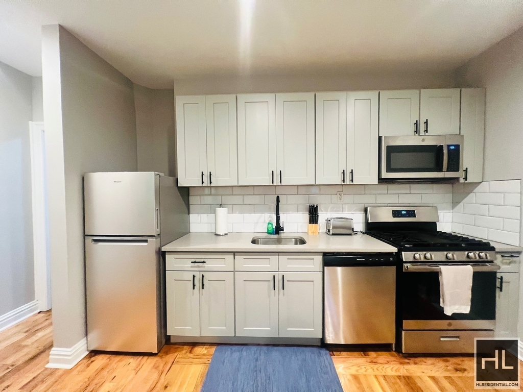 886 Hancock Street - Photo 1