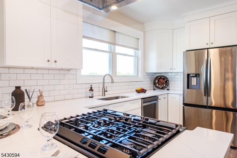 246 Main St - Photo 10