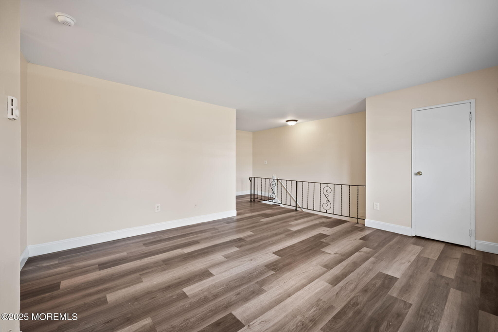 175 Buckelew Avenue - Photo 20