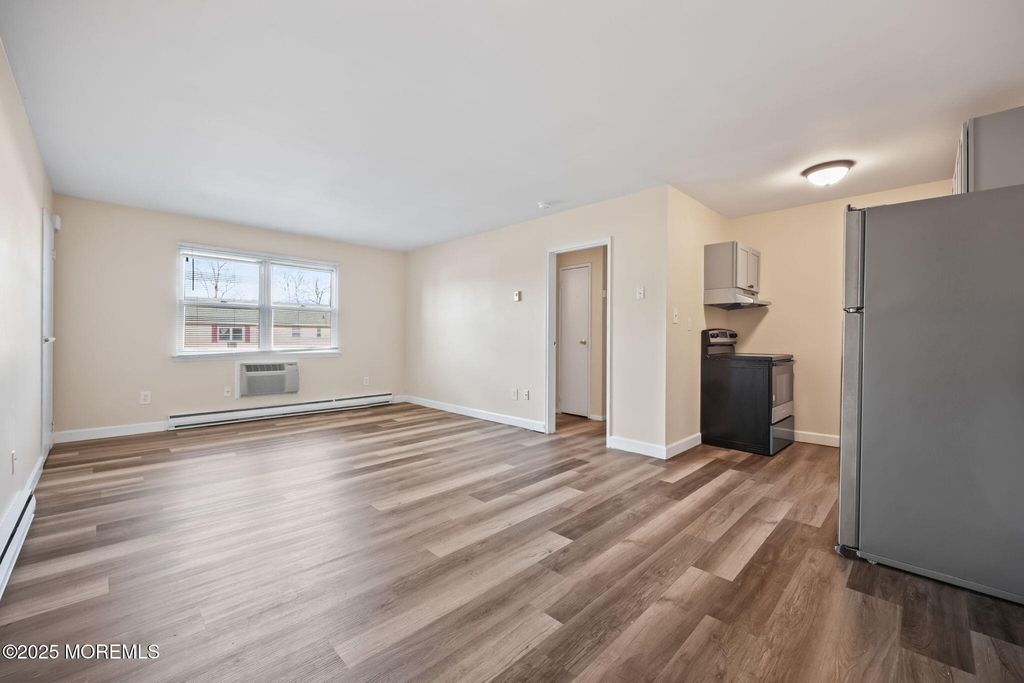 175 Buckelew Avenue - Photo 10