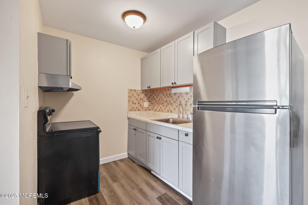 175 Buckelew Avenue - Photo 12